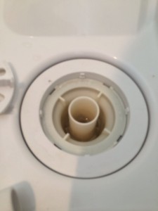 洗濯機の排水口の掃除の仕方