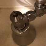 トイレの止水栓から水漏れしている時の修理方法