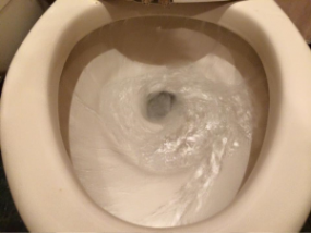 トイレの水が便器にジャージャー流れて止まらない場合の直し方