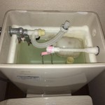 トイレタンクの水が止まらない時の原因と対処法