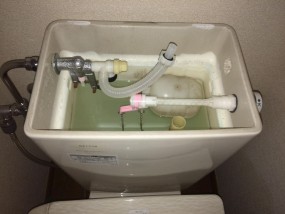 トイレタンクの中を見たら掃除をしたくなる理由とその手順