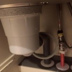 台所の床から水漏れしている時の対処法とその原因
