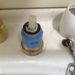 洗面台のシャワーホースから水漏れしている場合の対処法