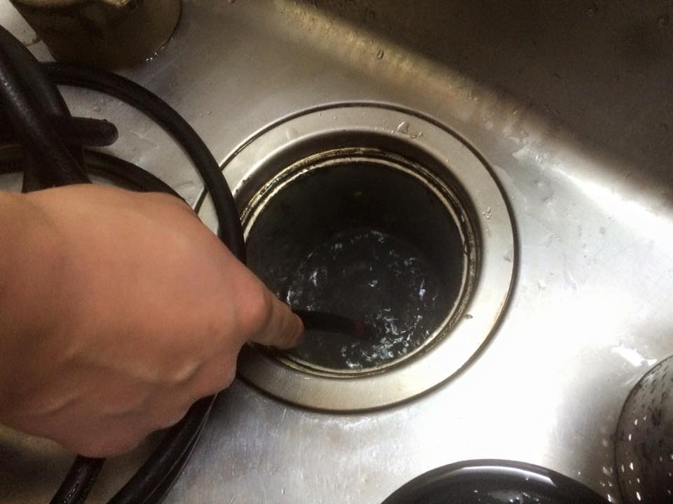 台所の排水管高圧洗浄の方法 水道コンシェルジュ