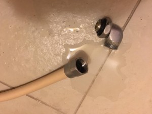 シャワーホースの交換方法